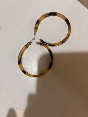 Tortoiseshell Hoop Earrings - Brown Acrylic Hoops